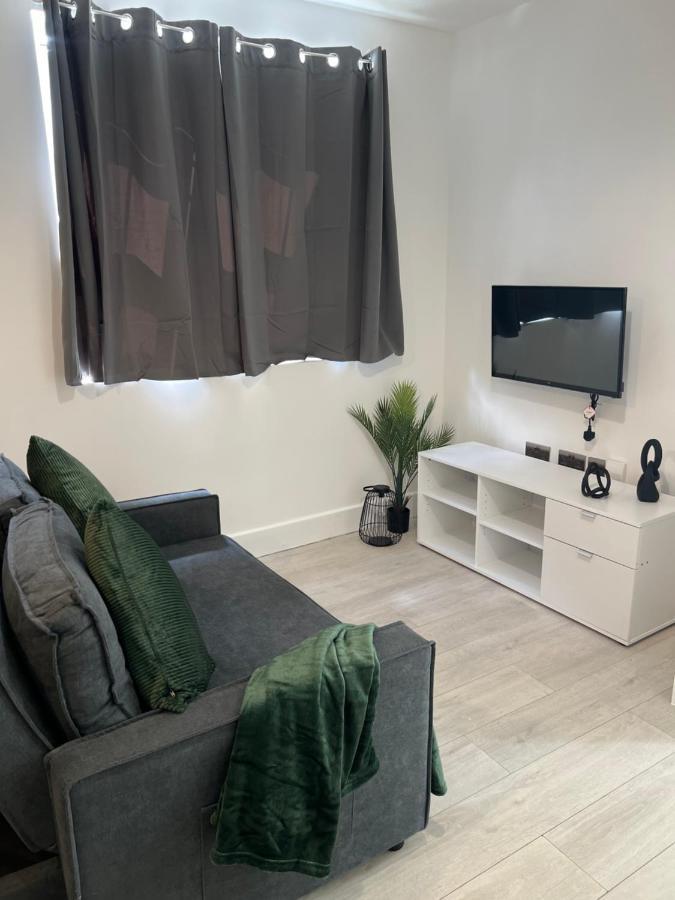 2 Bedroom Flat لندن المظهر الخارجي الصورة